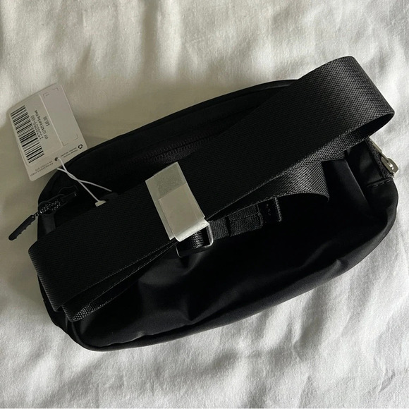 🆕 Lululemon Everywhere Belt Bag Orangetheory OTF - Black - Picture 4 of 4